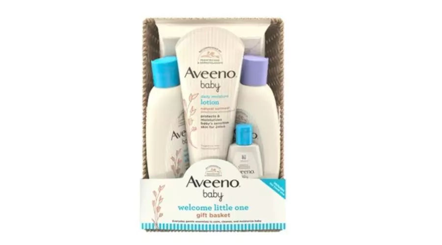 Aveeno Baby Welcome Little One Essentials Skincare Gift Set Includes Wash, Lotion & Wipes - 5CT