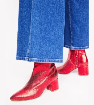Leather ankle boots with block heel 