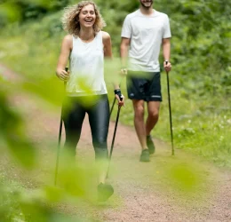 nw-p100-nordic-walking-poles-bla (1)
